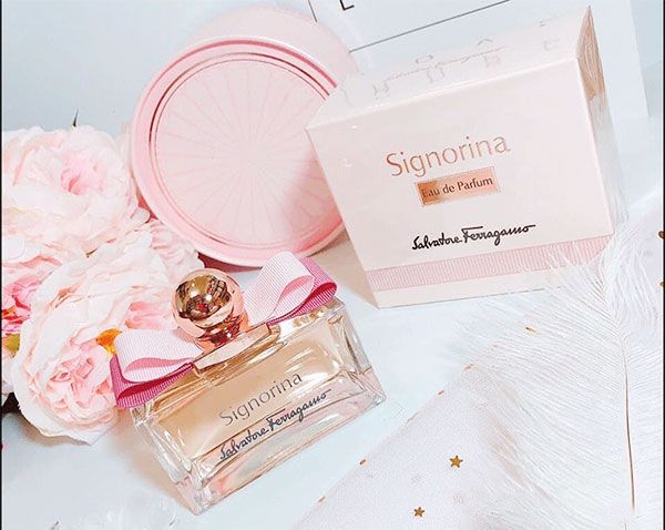 Thiết kế chai Salvatore Ferragamo Signorina 50ml sang trọng, nữ t&iacute;nh
